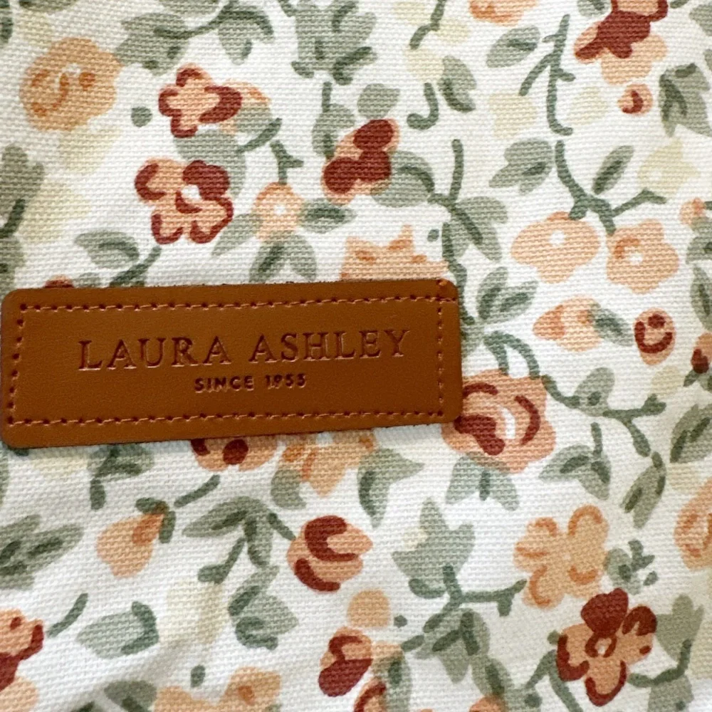 NEW Laura Ashley FLORAL EMOGENE  Terracotta Chef’s Kitchen Apron with Pockets
